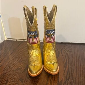 Women’s Gold Trump MAGA Cowboy Boots w/ Flag Design- special edition- never worn